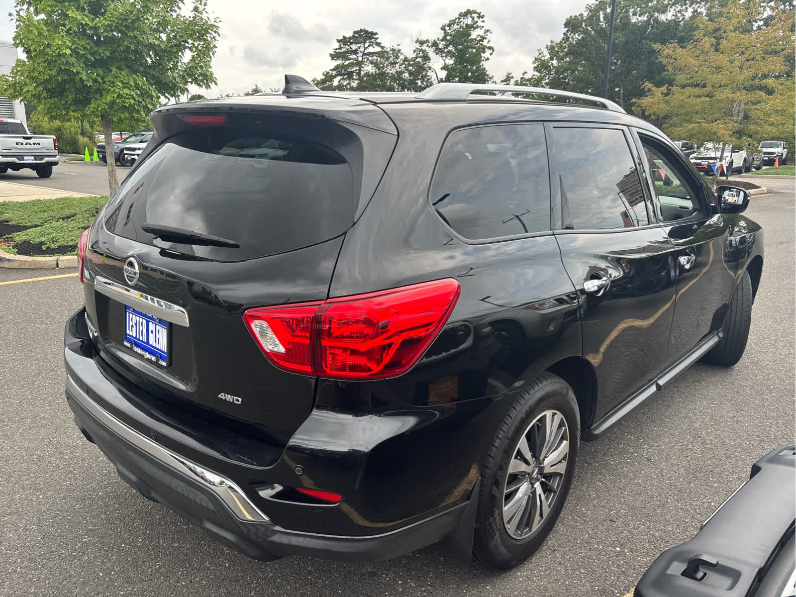 2019 Nissan Pathfinder S