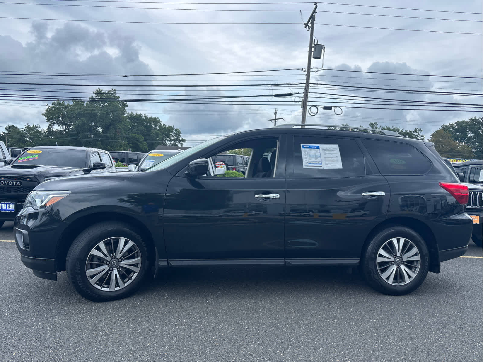 2019 Nissan Pathfinder S