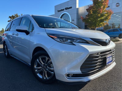 2023 Toyota Sienna Platinum