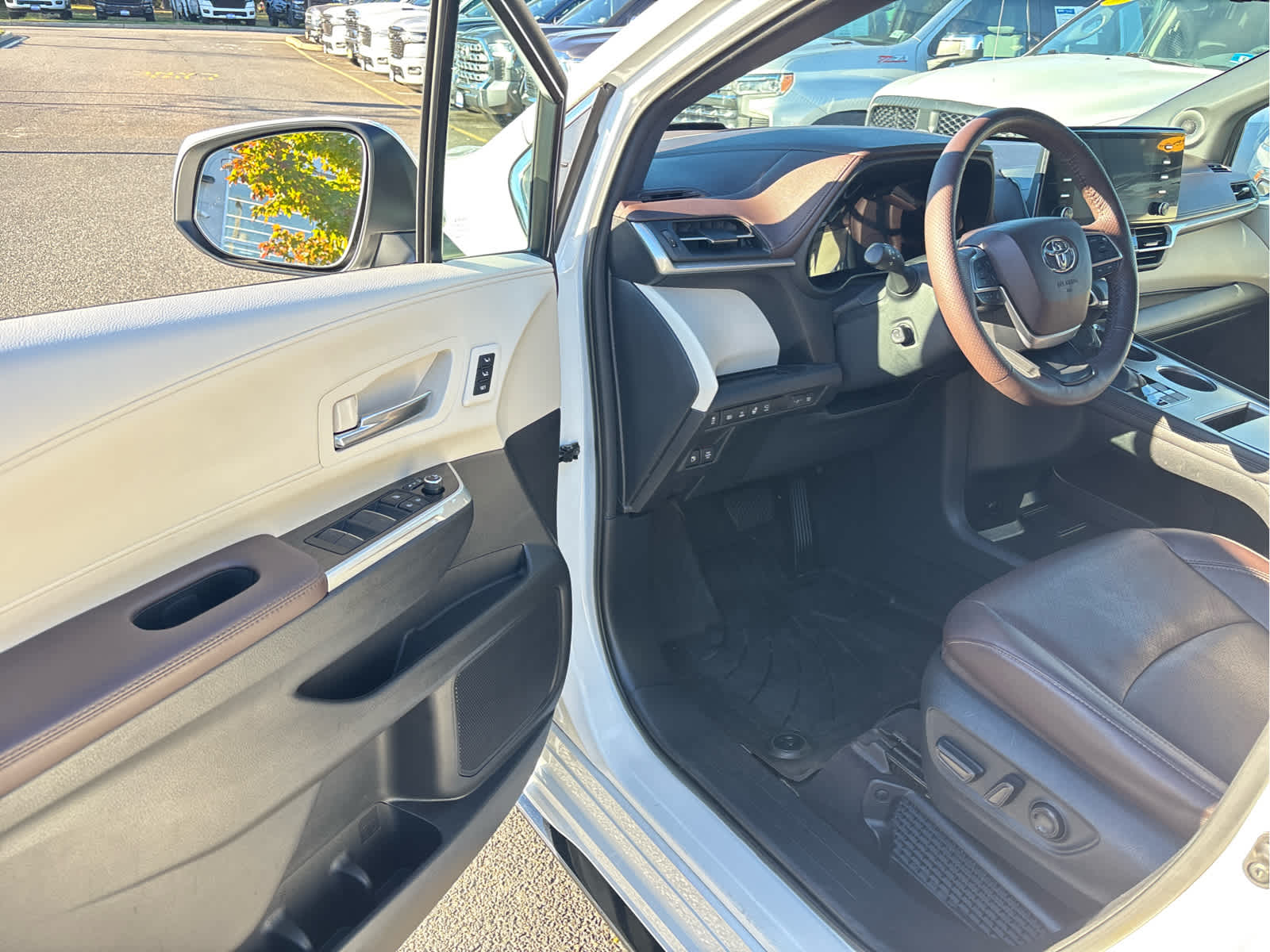 2023 Toyota Sienna Platinum