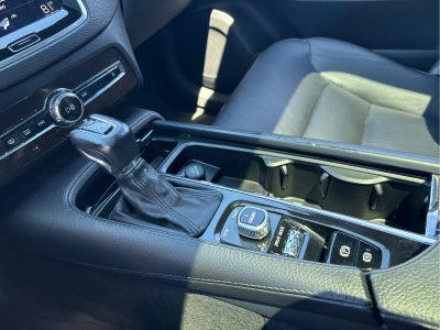 2017 Volvo XC90 Momentum