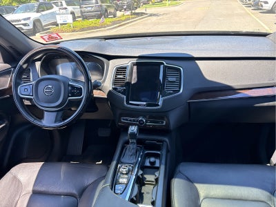 2017 Volvo XC90 Momentum