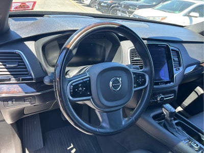 2017 Volvo XC90 Momentum