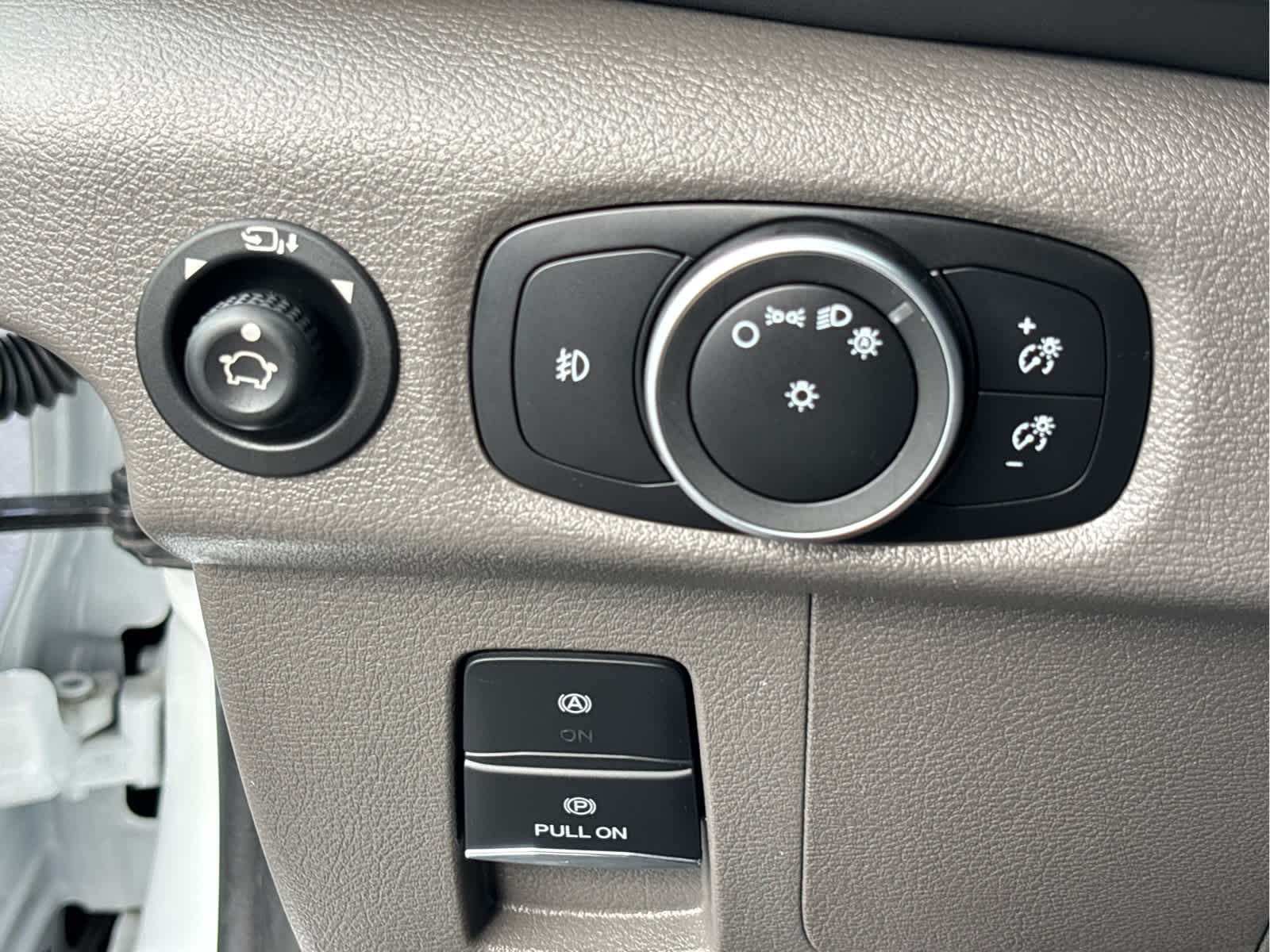 2024 Ford Transit Passenger Wagon XLT