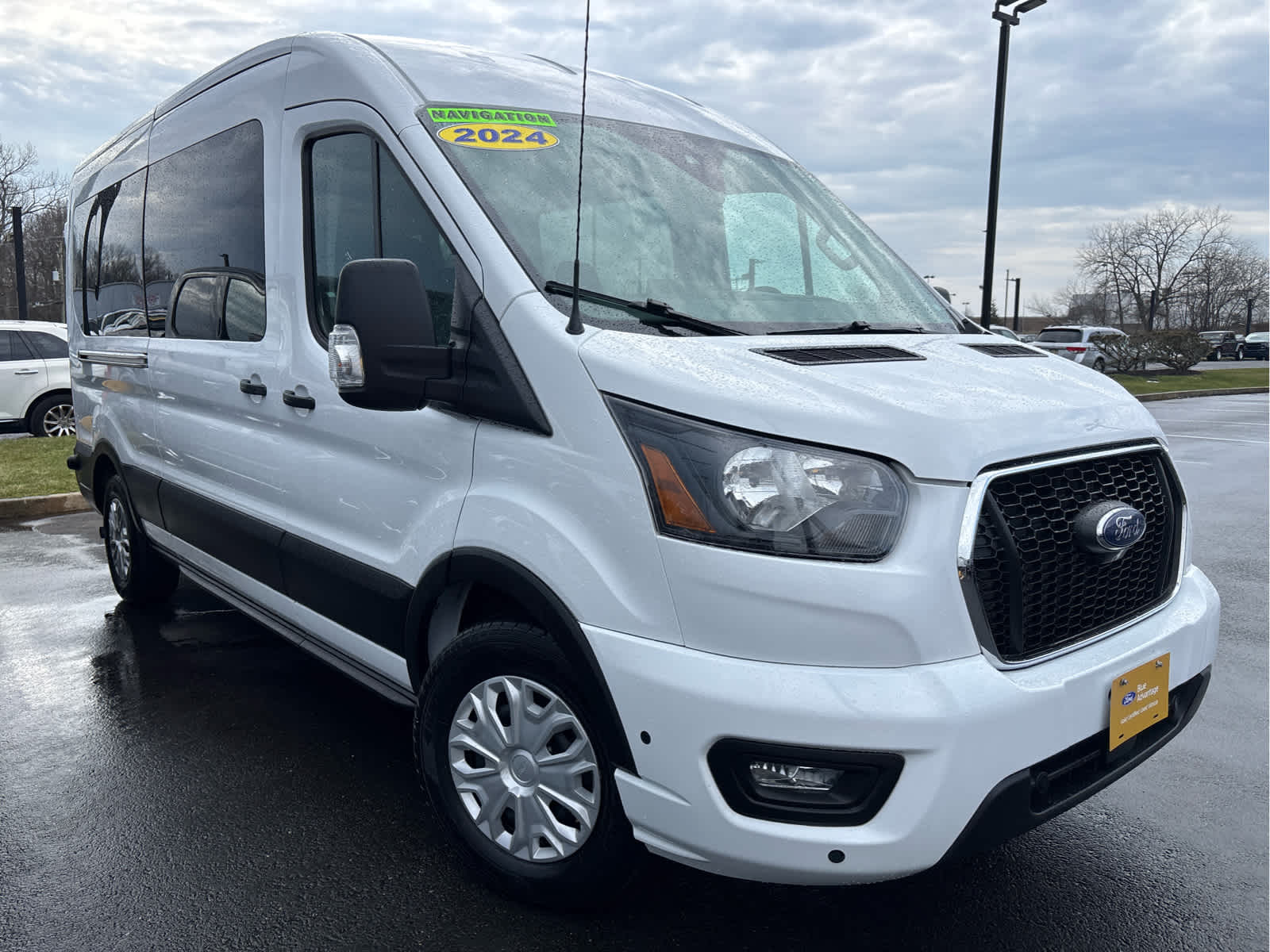 2024 Ford Transit Passenger Wagon XLT