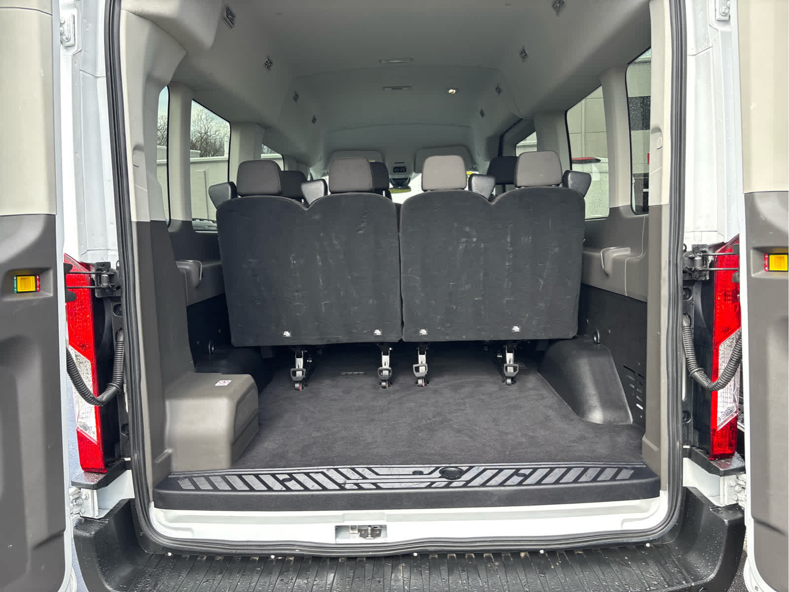 2024 Ford Transit Passenger Wagon XLT