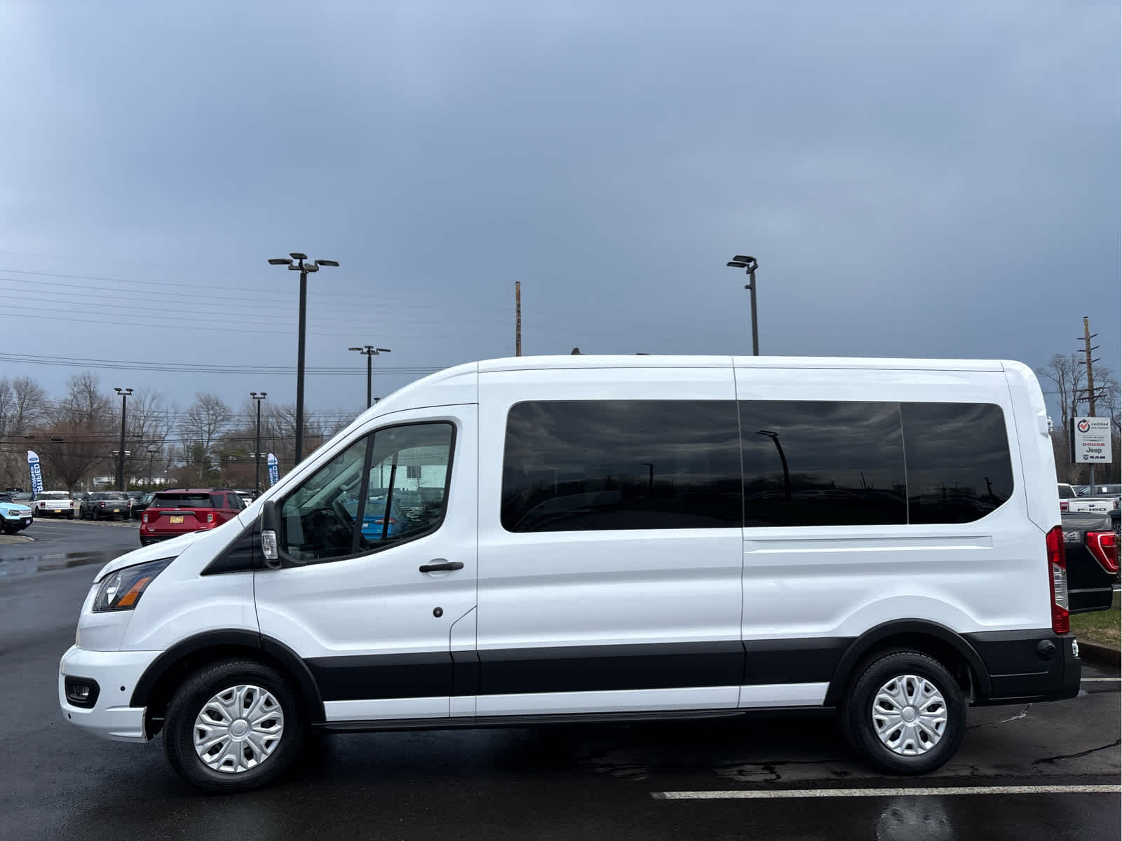 2024 Ford Transit Passenger Wagon XLT