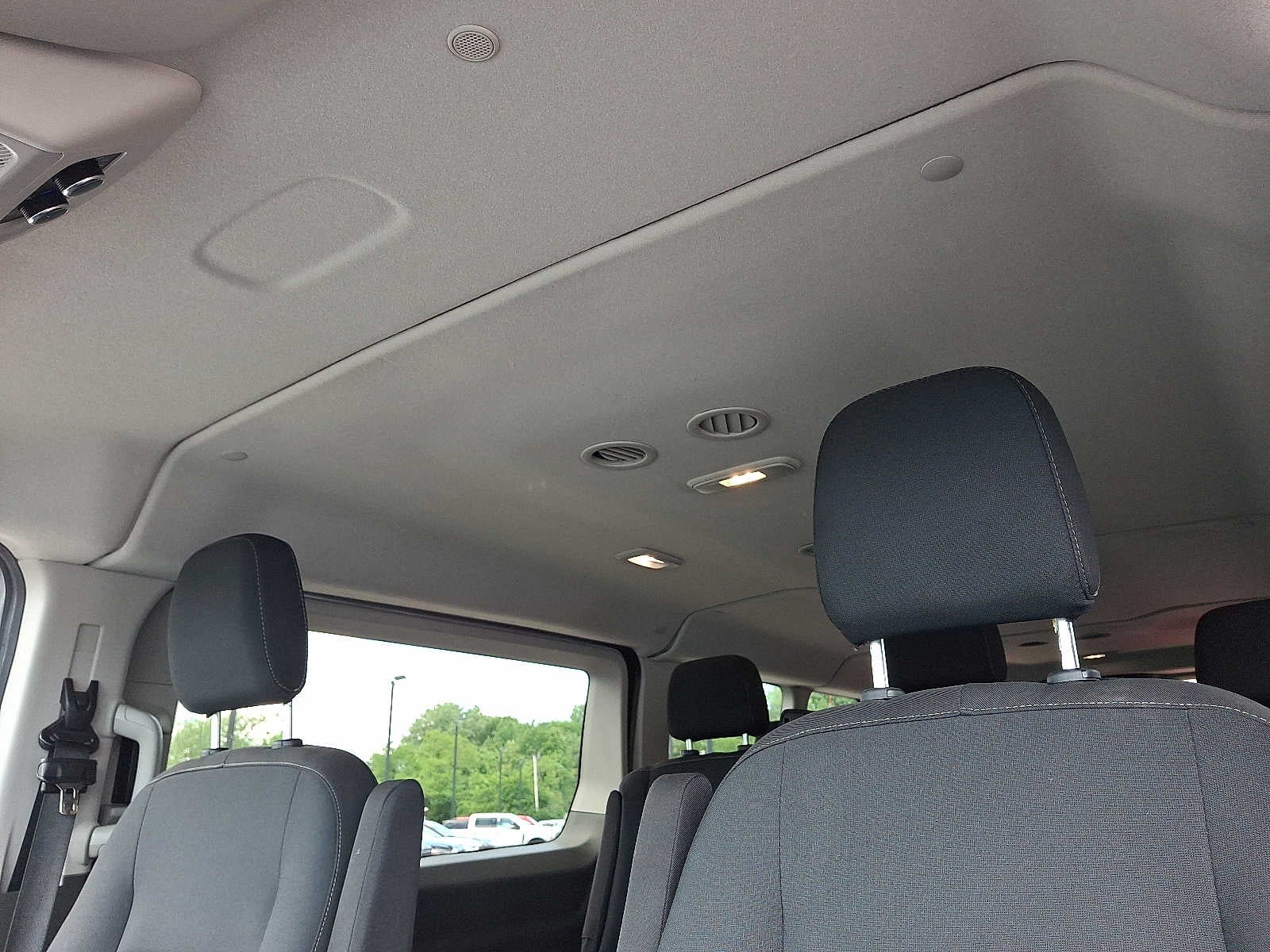 2023 Ford Transit Passenger Wagon XLT