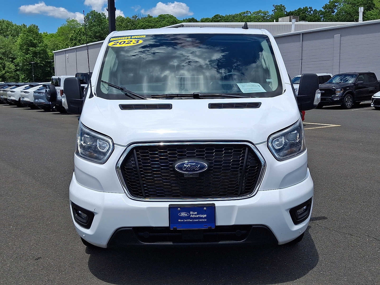 2023 Ford Transit Passenger Wagon XLT