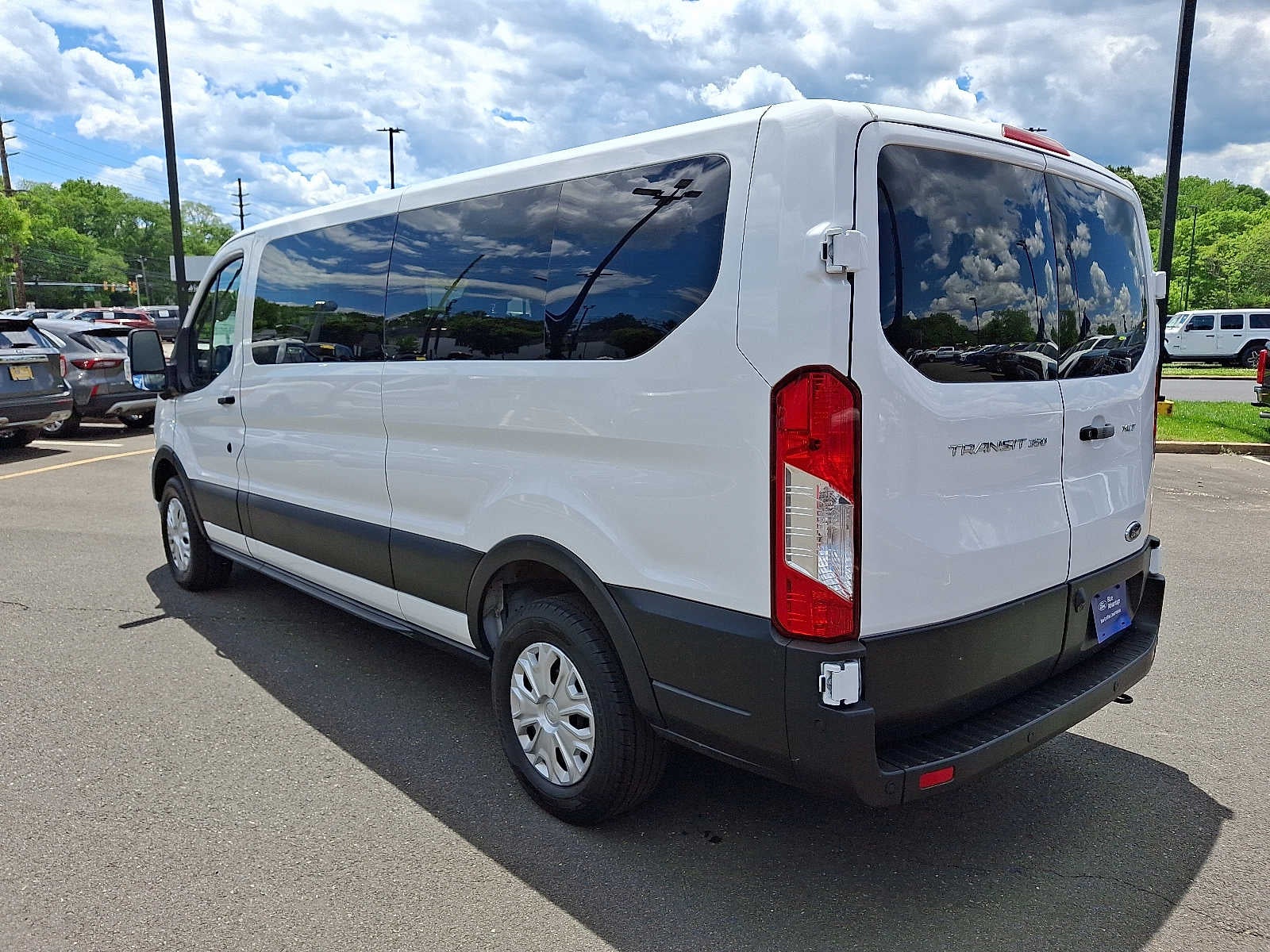 2023 Ford Transit Passenger Wagon XLT