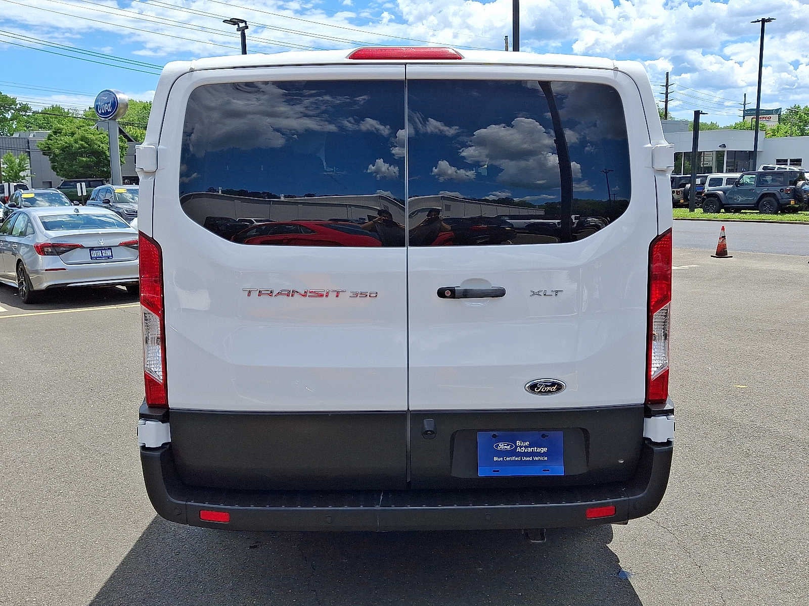 2023 Ford Transit Passenger Wagon XLT
