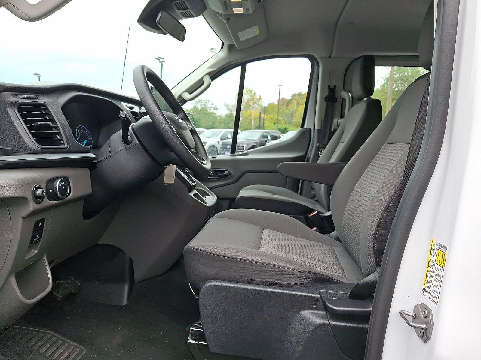 2025 Ford Transit Passenger Wagon XLT