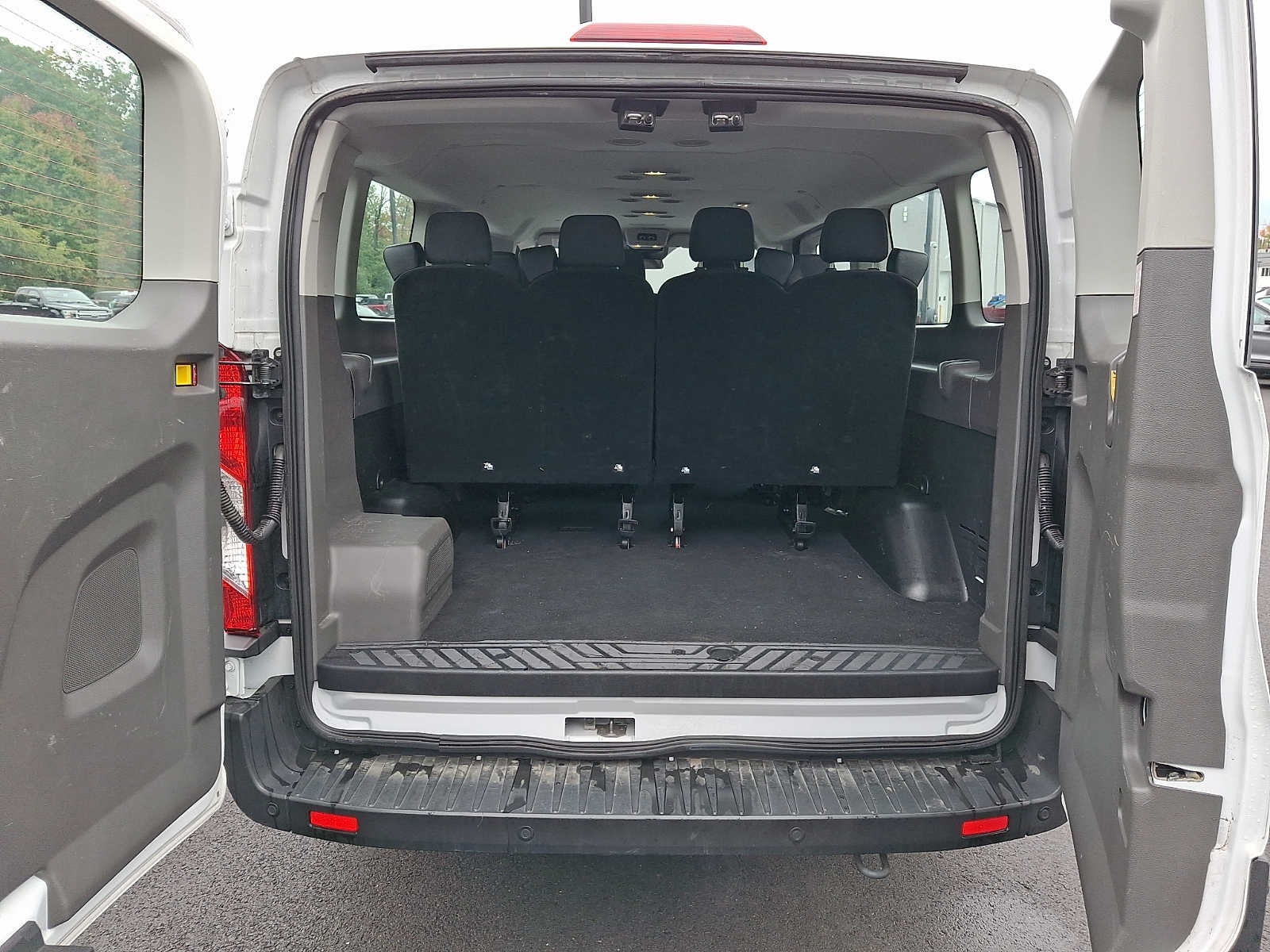 2025 Ford Transit Passenger Wagon XLT