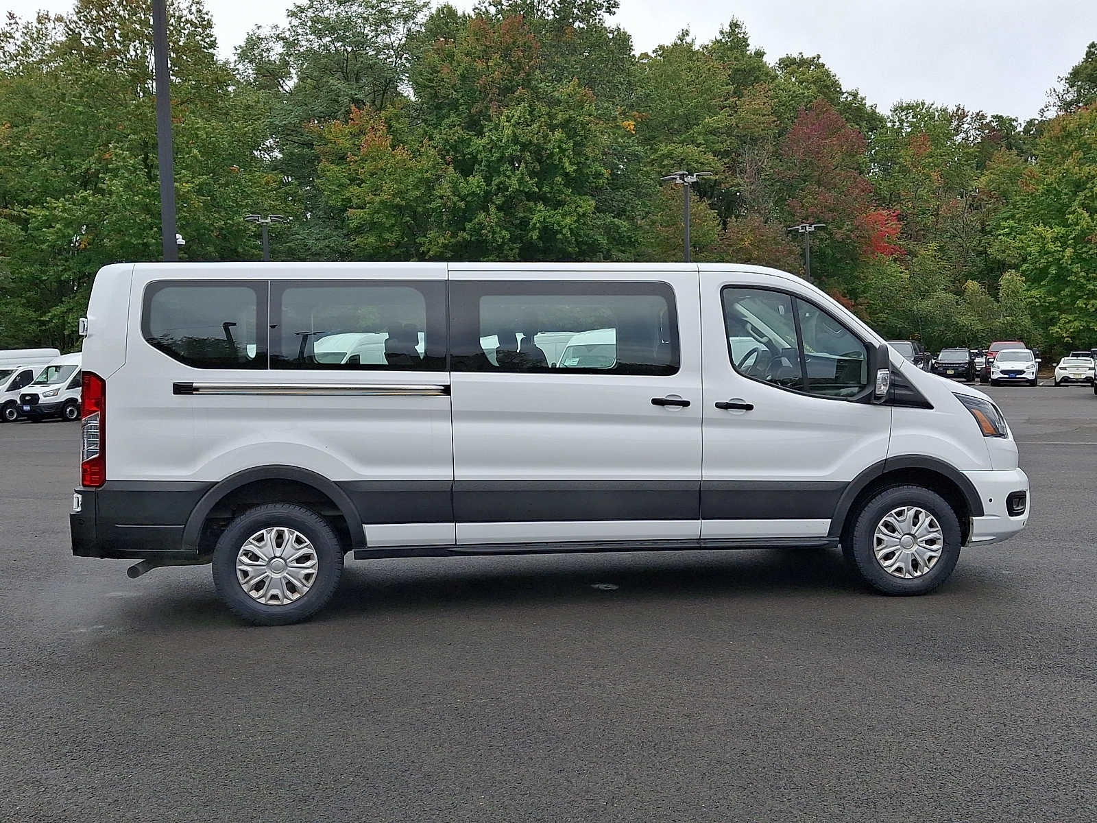 2025 Ford Transit Passenger Wagon XLT