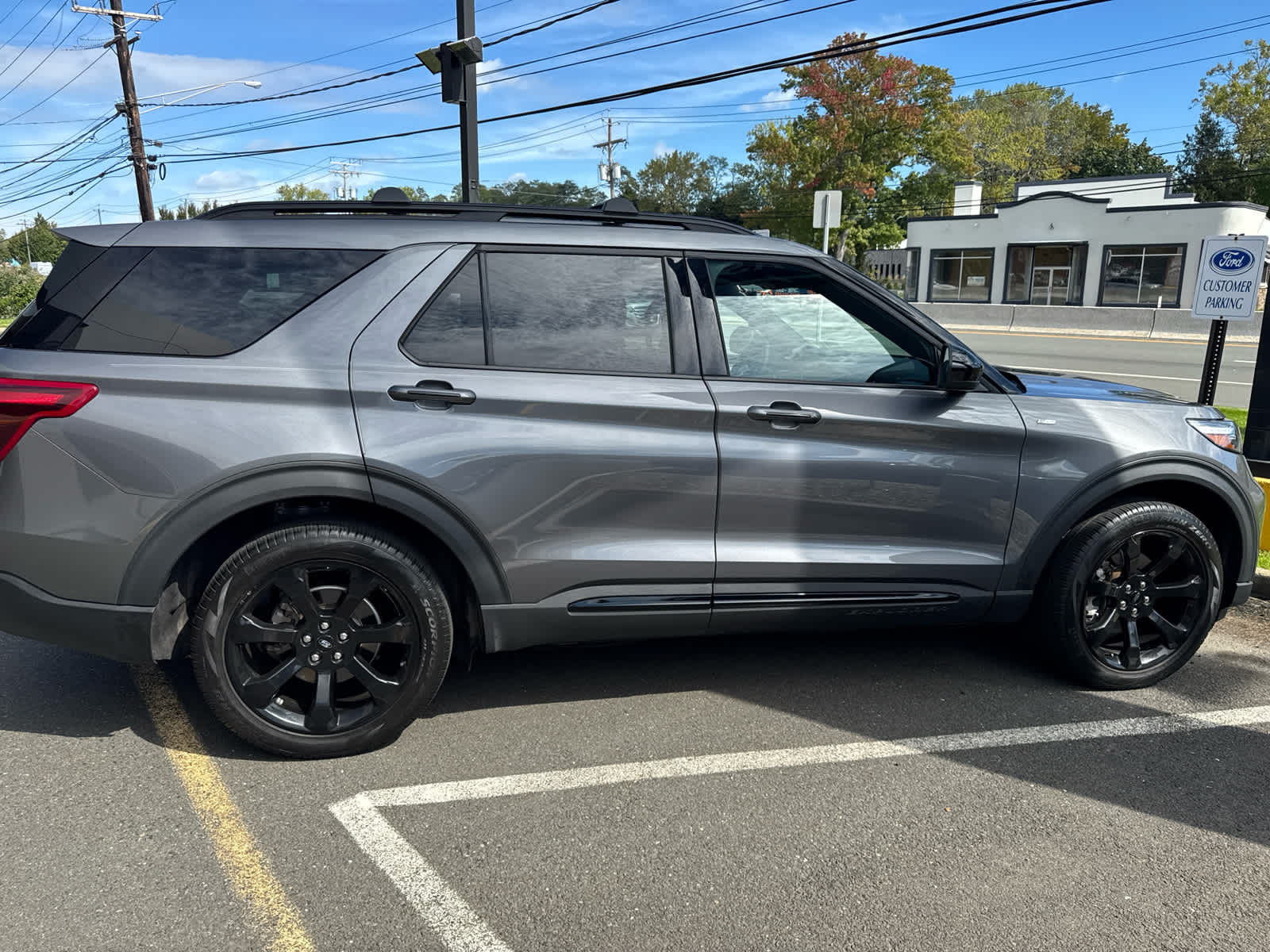 2023 Ford Explorer ST-Line