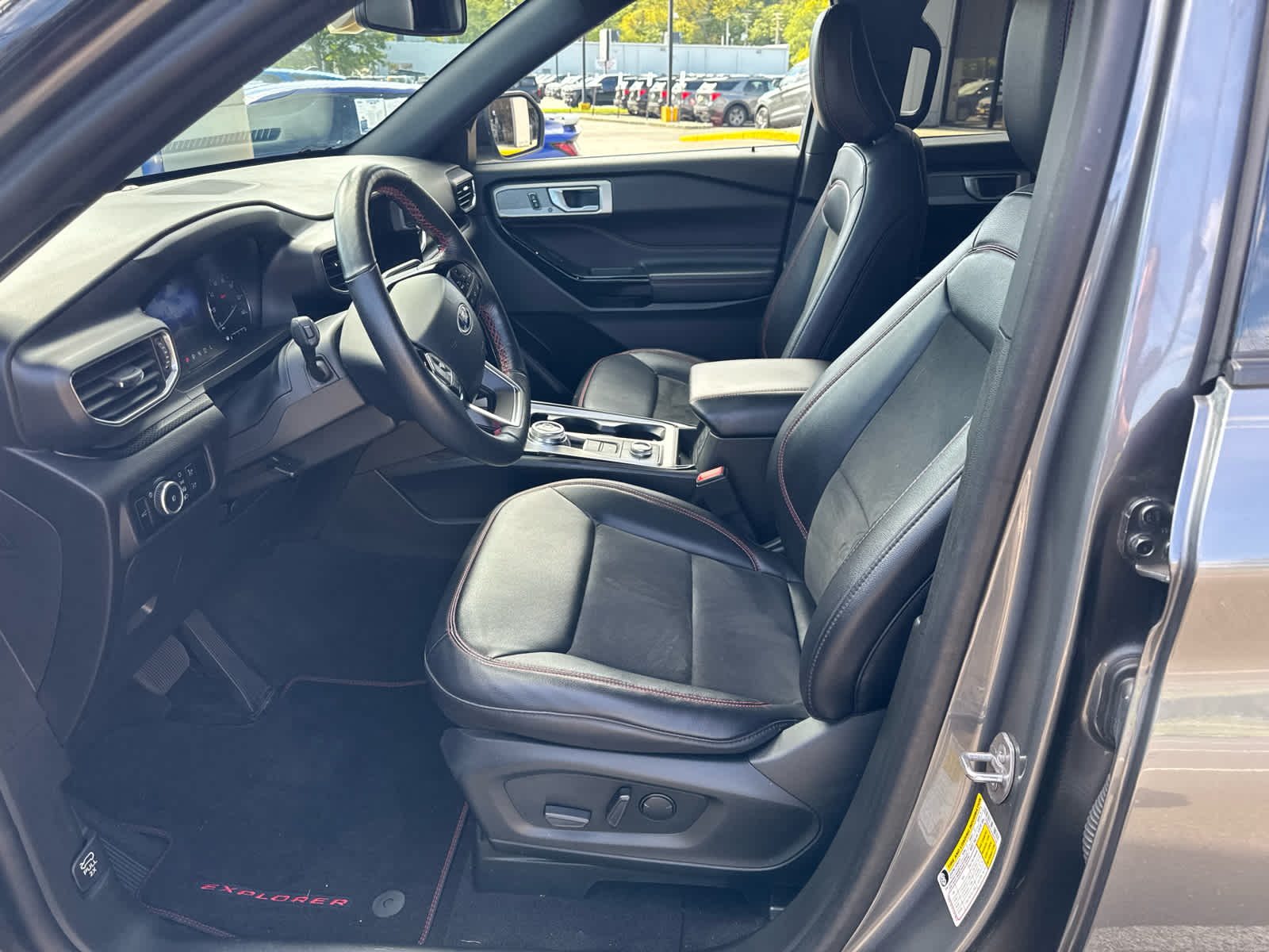 2023 Ford Explorer ST-Line