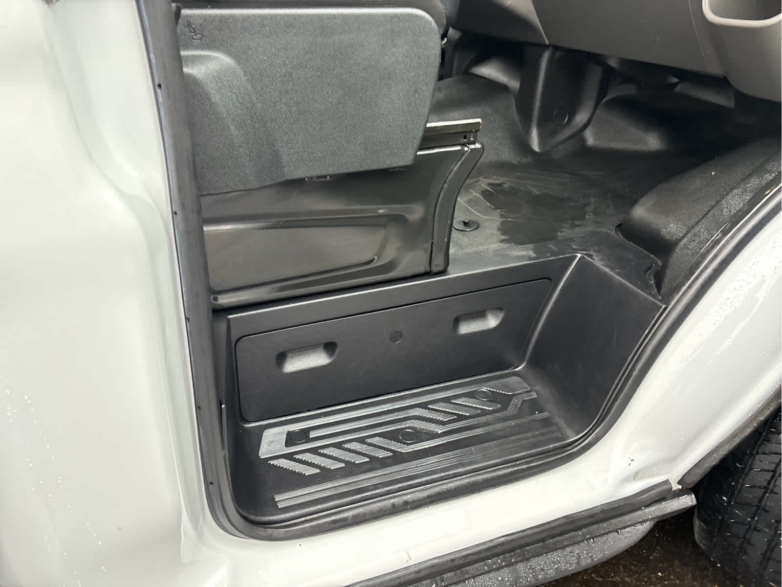 2024 Ford Transit Cargo Van T-250 148" Med Rf 9070 GVWR RWD