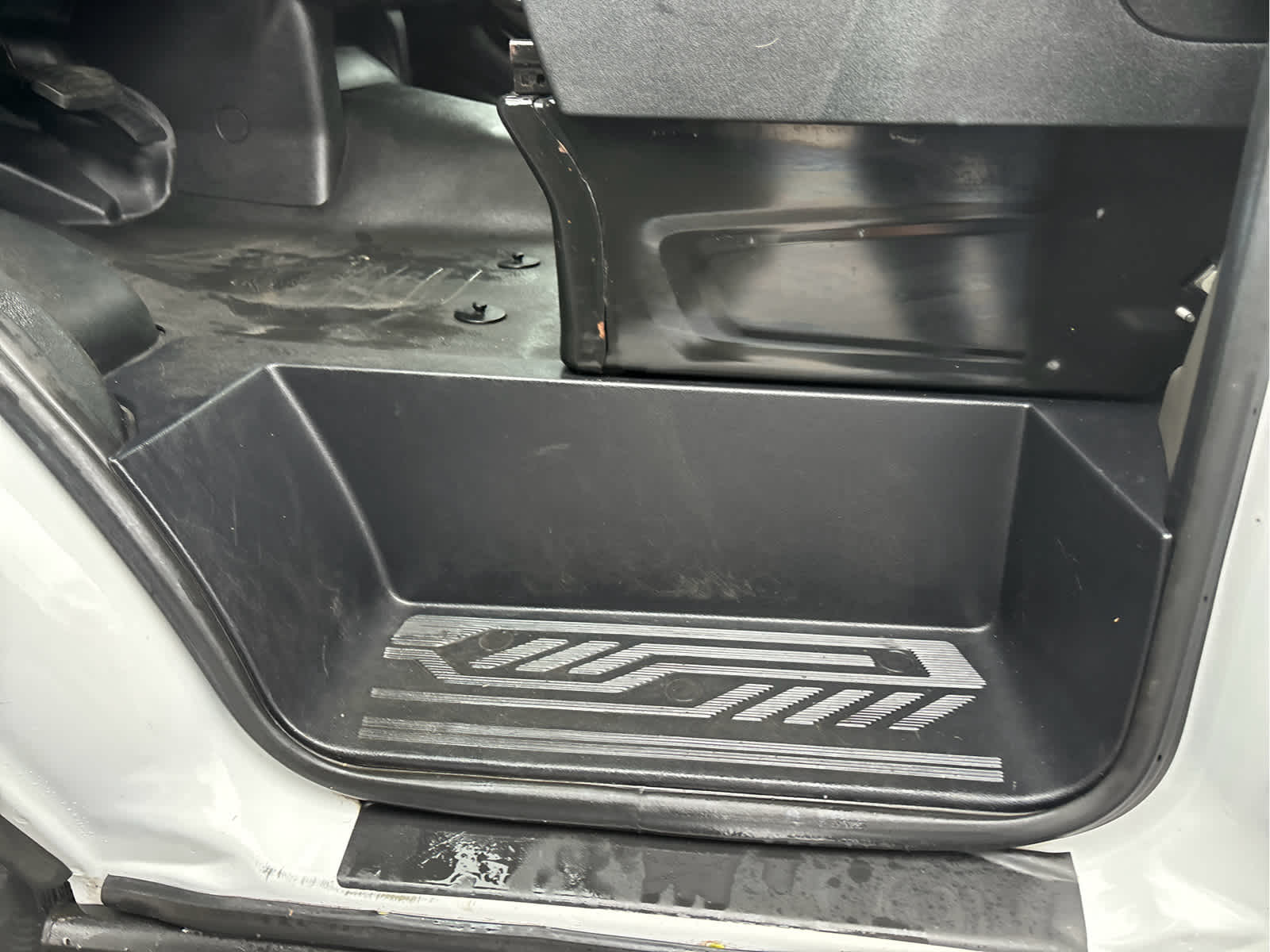 2024 Ford Transit Cargo Van T-250 148" Med Rf 9070 GVWR RWD