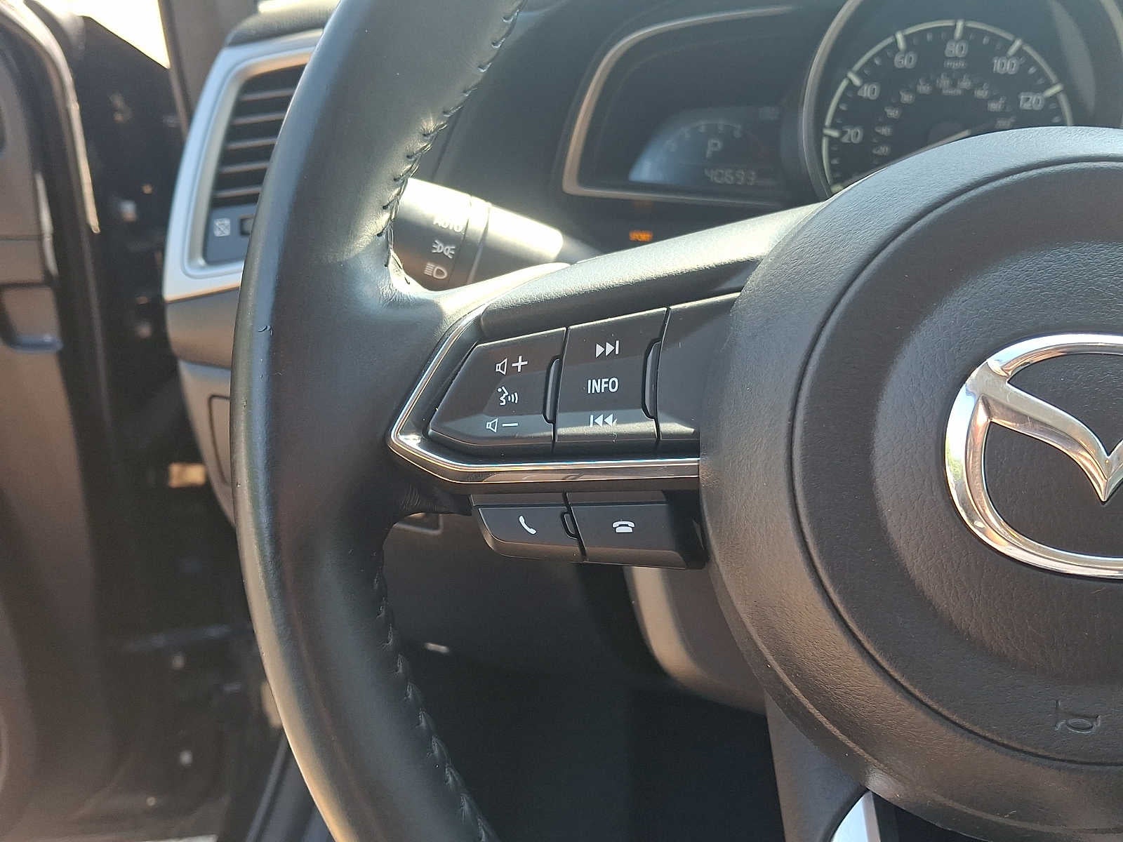 2018 Mazda Mazda3 5-Door Touring