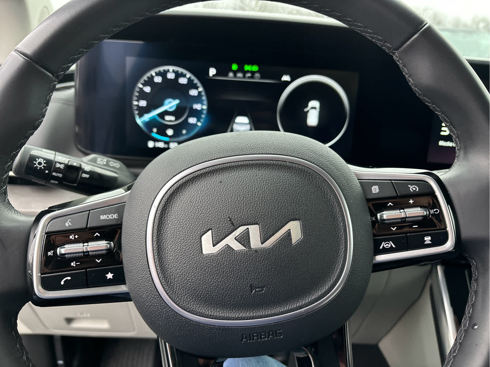 2024 Kia Carnival SX