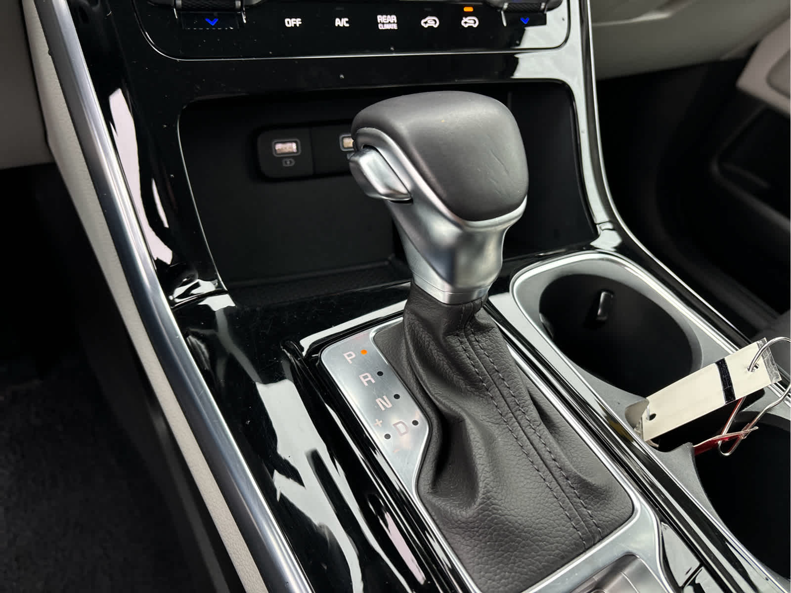 2024 Kia Carnival SX