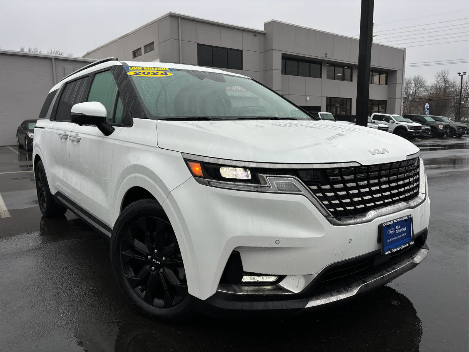 2024 Kia Carnival SX