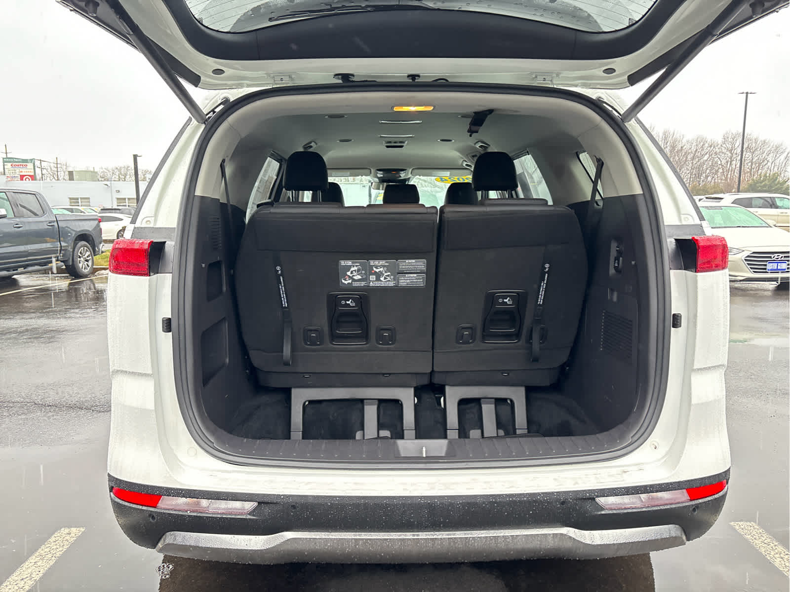 2024 Kia Carnival SX