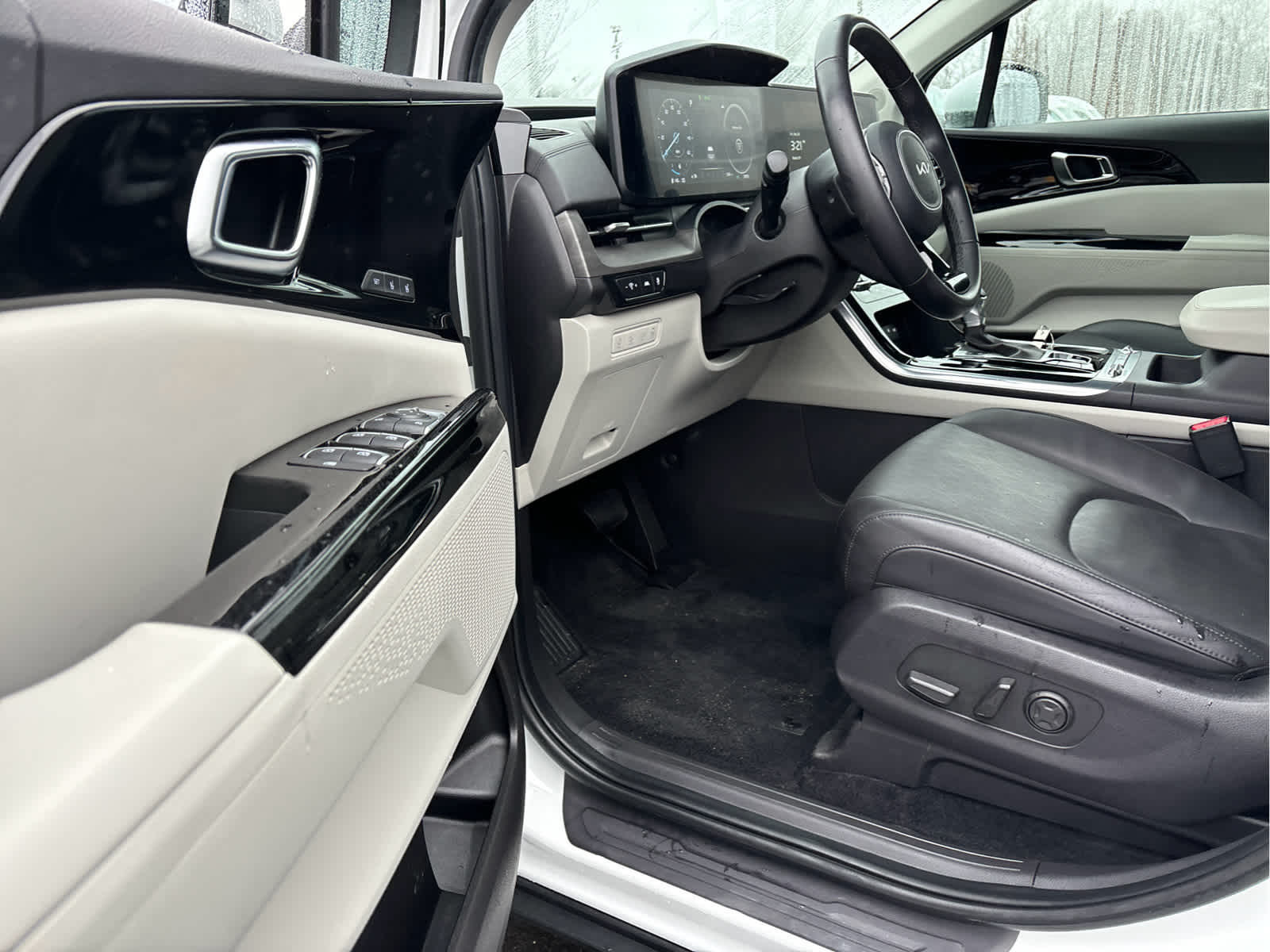 2024 Kia Carnival SX