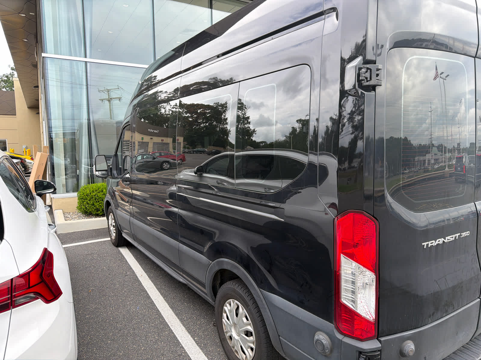 2023 Ford Transit Passenger Wagon XLT