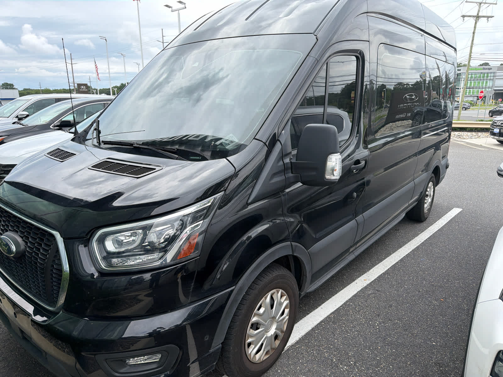 2023 Ford Transit Passenger Wagon XLT
