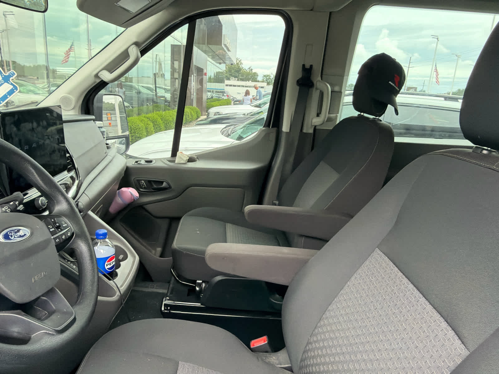 2023 Ford Transit Passenger Wagon XLT