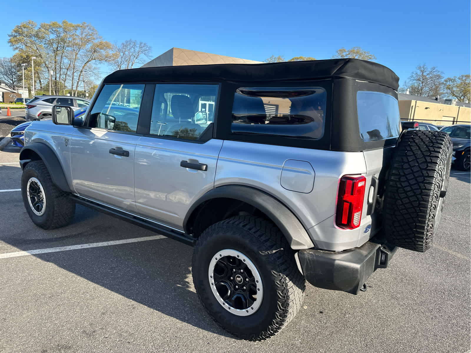 2023 Ford Bronco Base