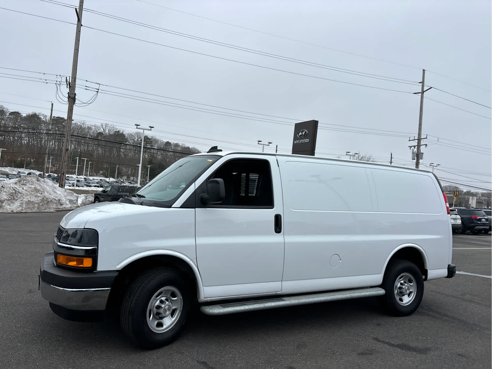 2024 Chevrolet Express RWD 2500 135"