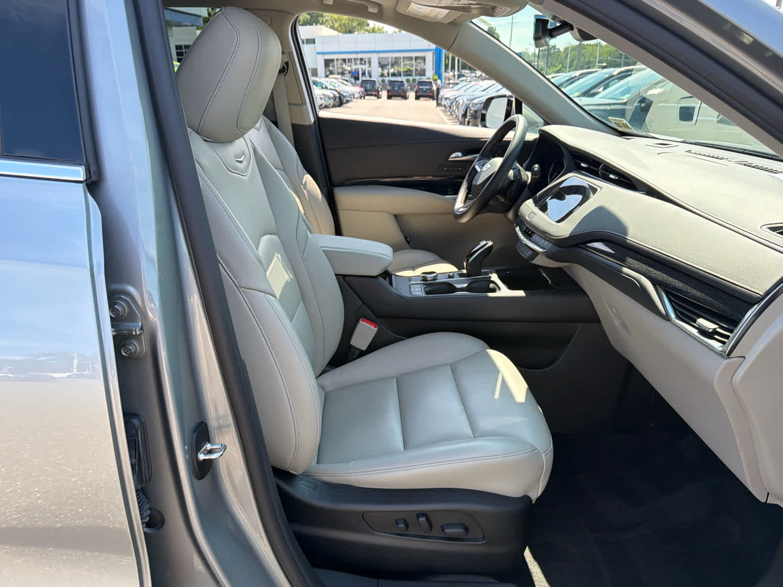 2023 Cadillac XT4 AWD Premium Luxury