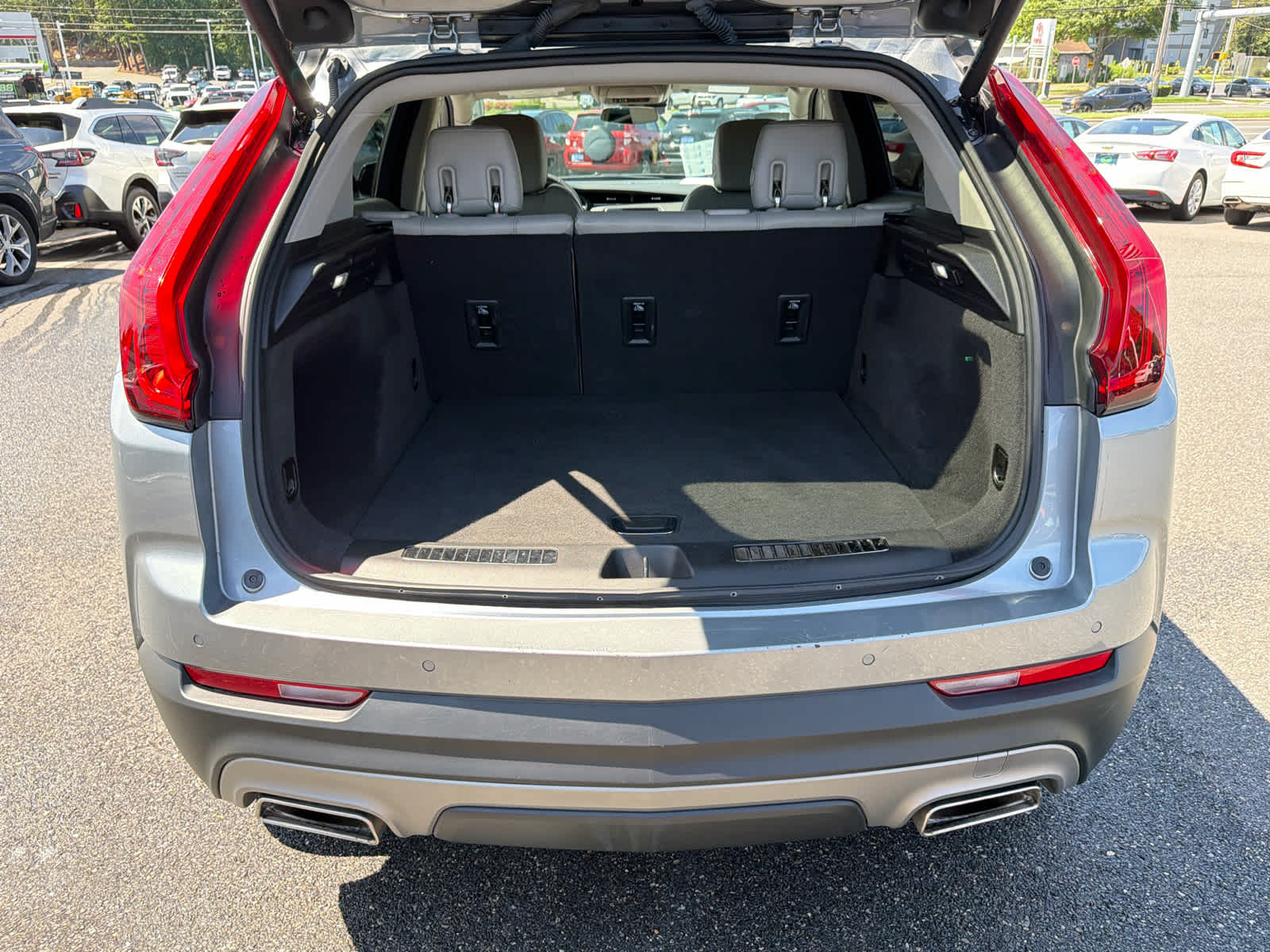 2023 Cadillac XT4 AWD Premium Luxury