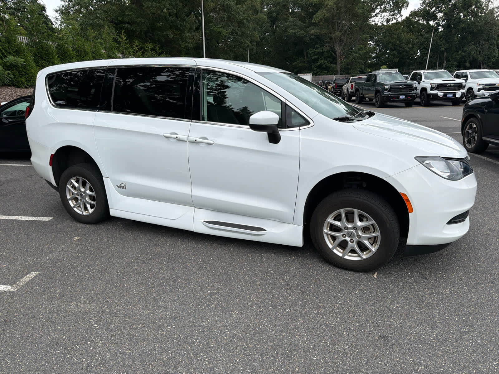 2022 Chrysler Voyager LX