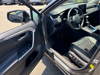 2023 Toyota RAV4 Hybrid XLE