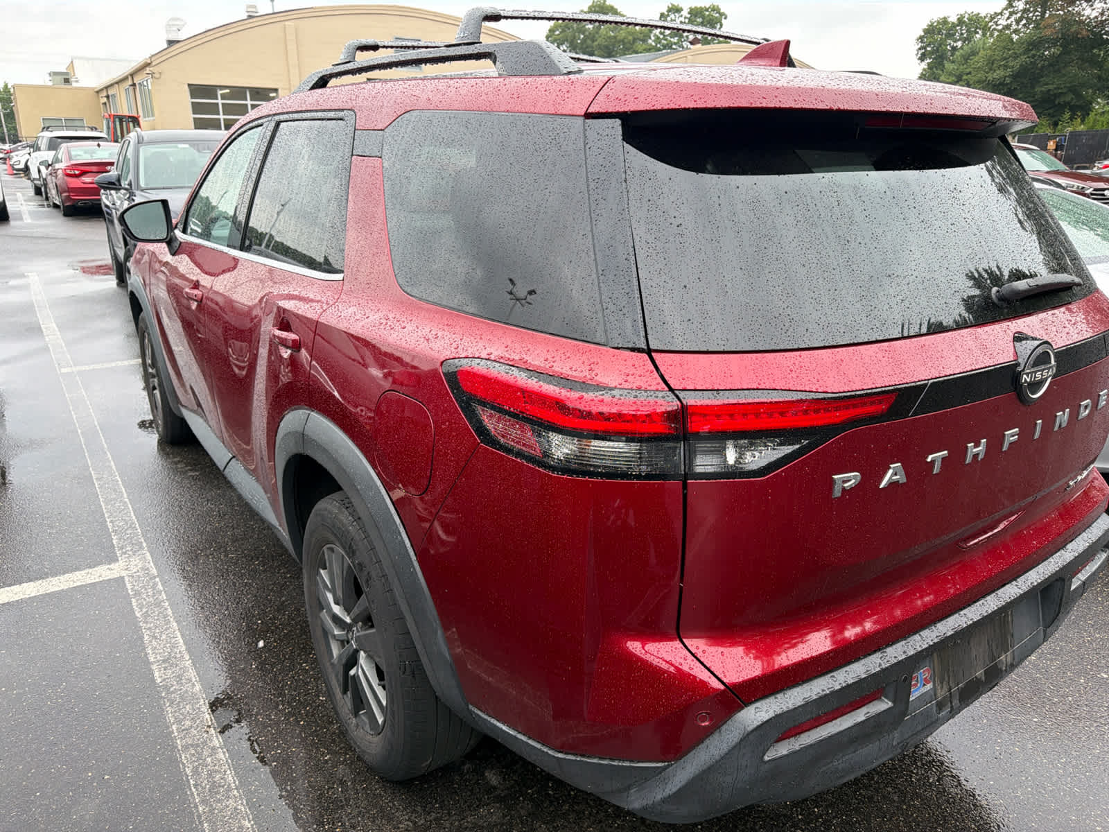2023 Nissan Pathfinder SV