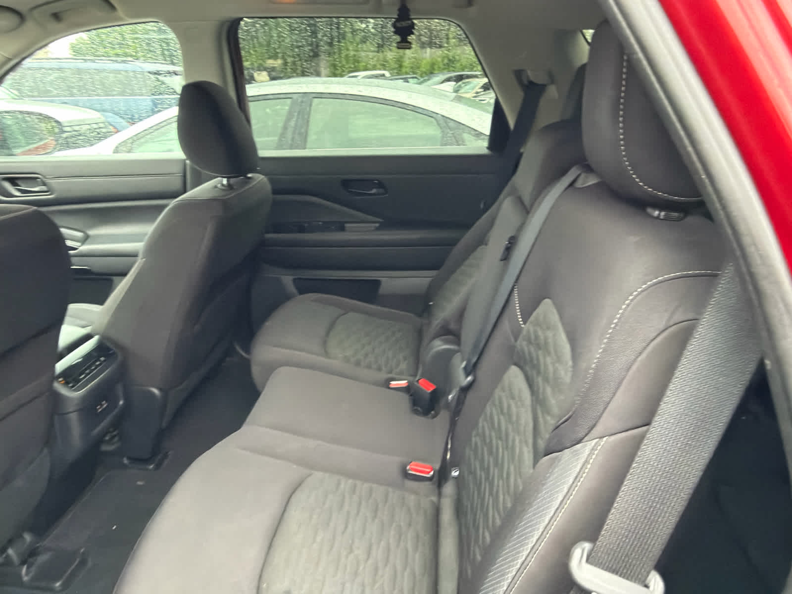 2023 Nissan Pathfinder SV