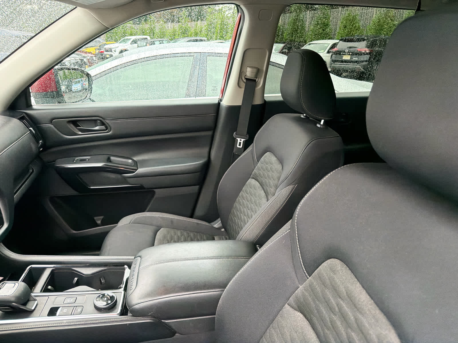 2023 Nissan Pathfinder SV