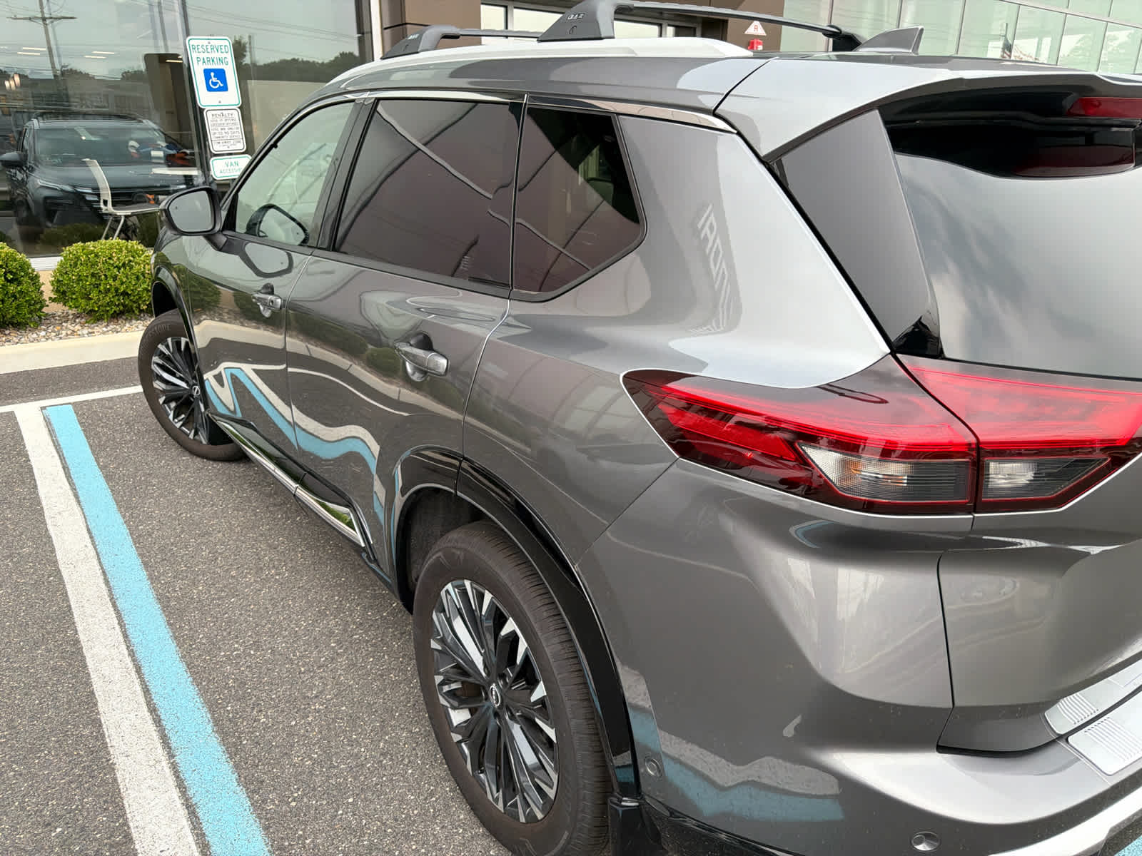 2025 Nissan Rogue Platinum