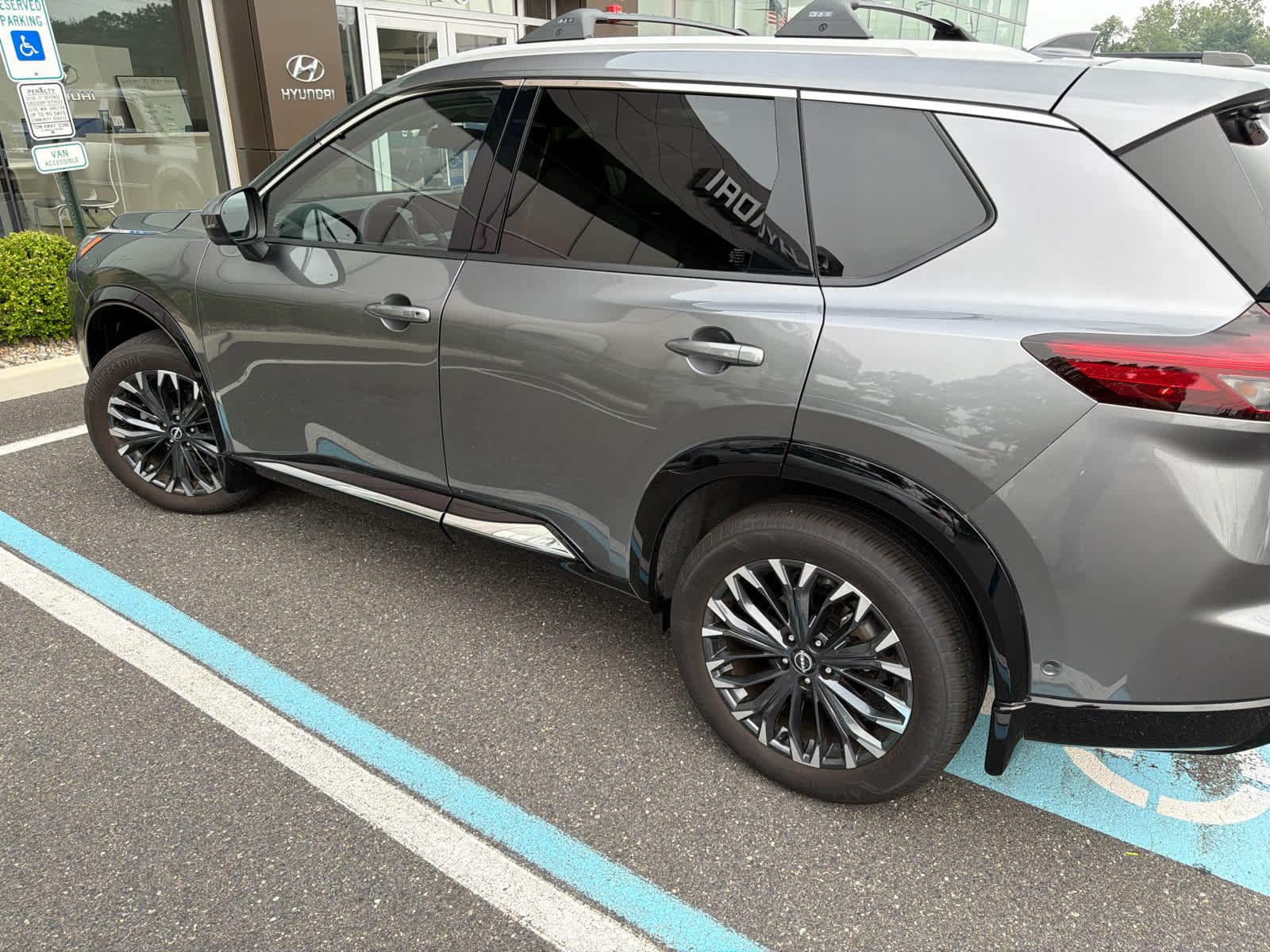 2025 Nissan Rogue Platinum