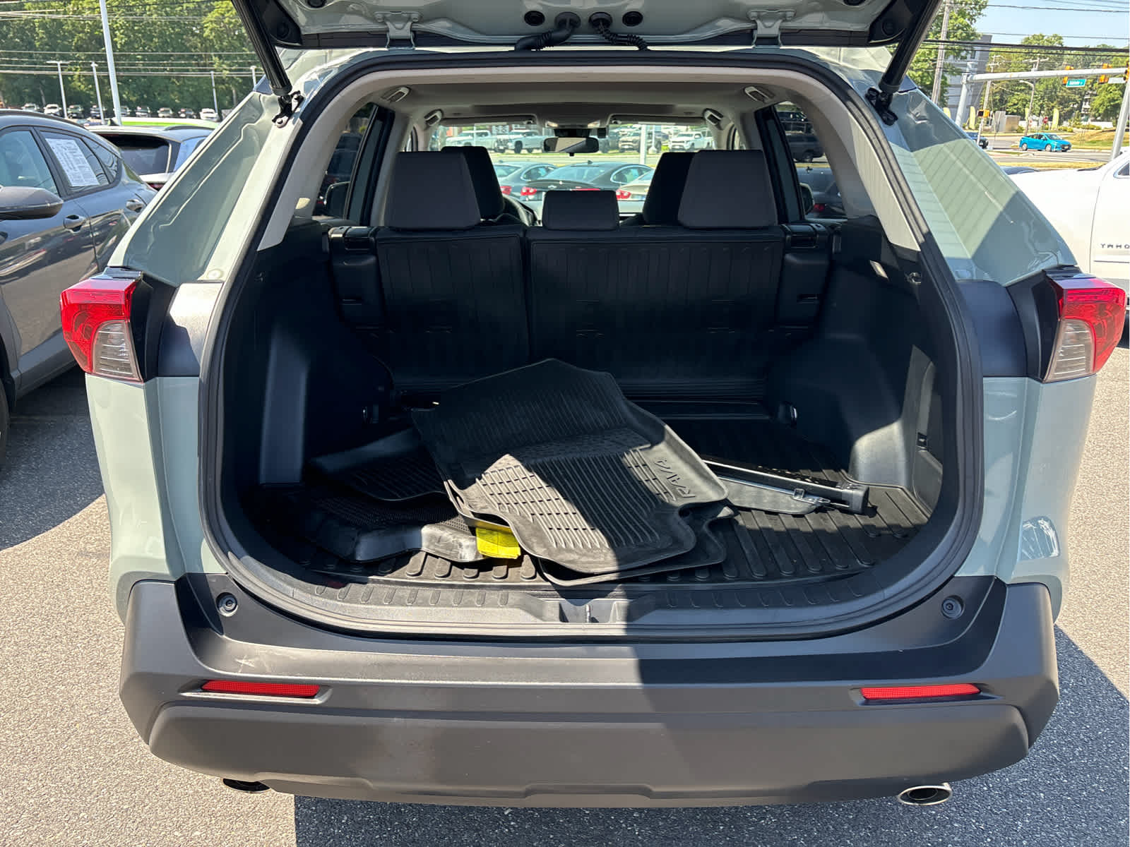 2023 Toyota RAV4 Hybrid XLE