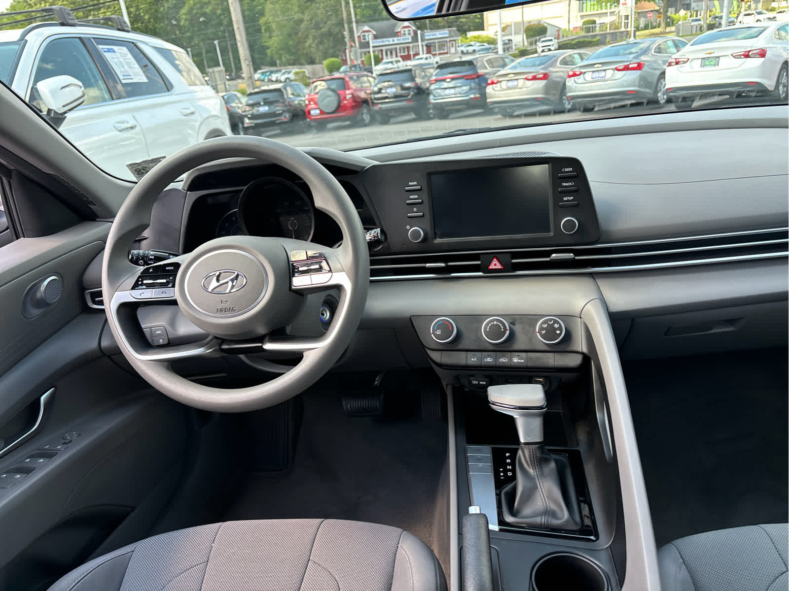 2023 Hyundai Elantra SE