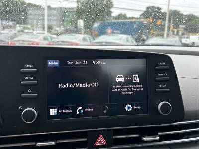 2023 Hyundai Elantra SE
