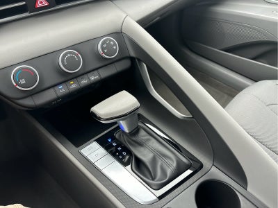 2023 Hyundai Elantra SE