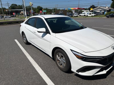 2024 Hyundai Elantra SE
