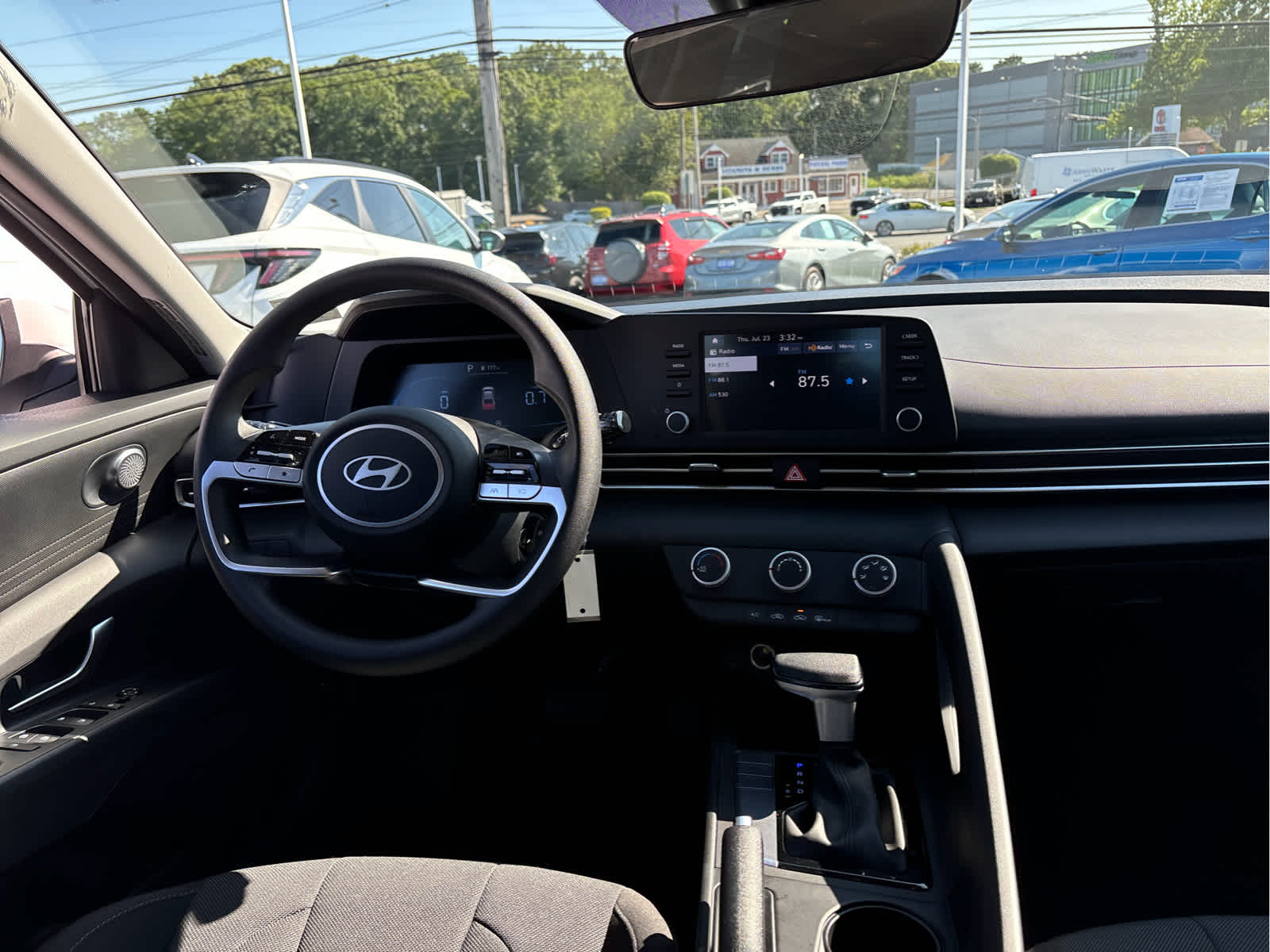 2024 Hyundai Elantra SE