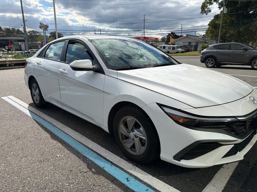 2024 Hyundai Elantra SE