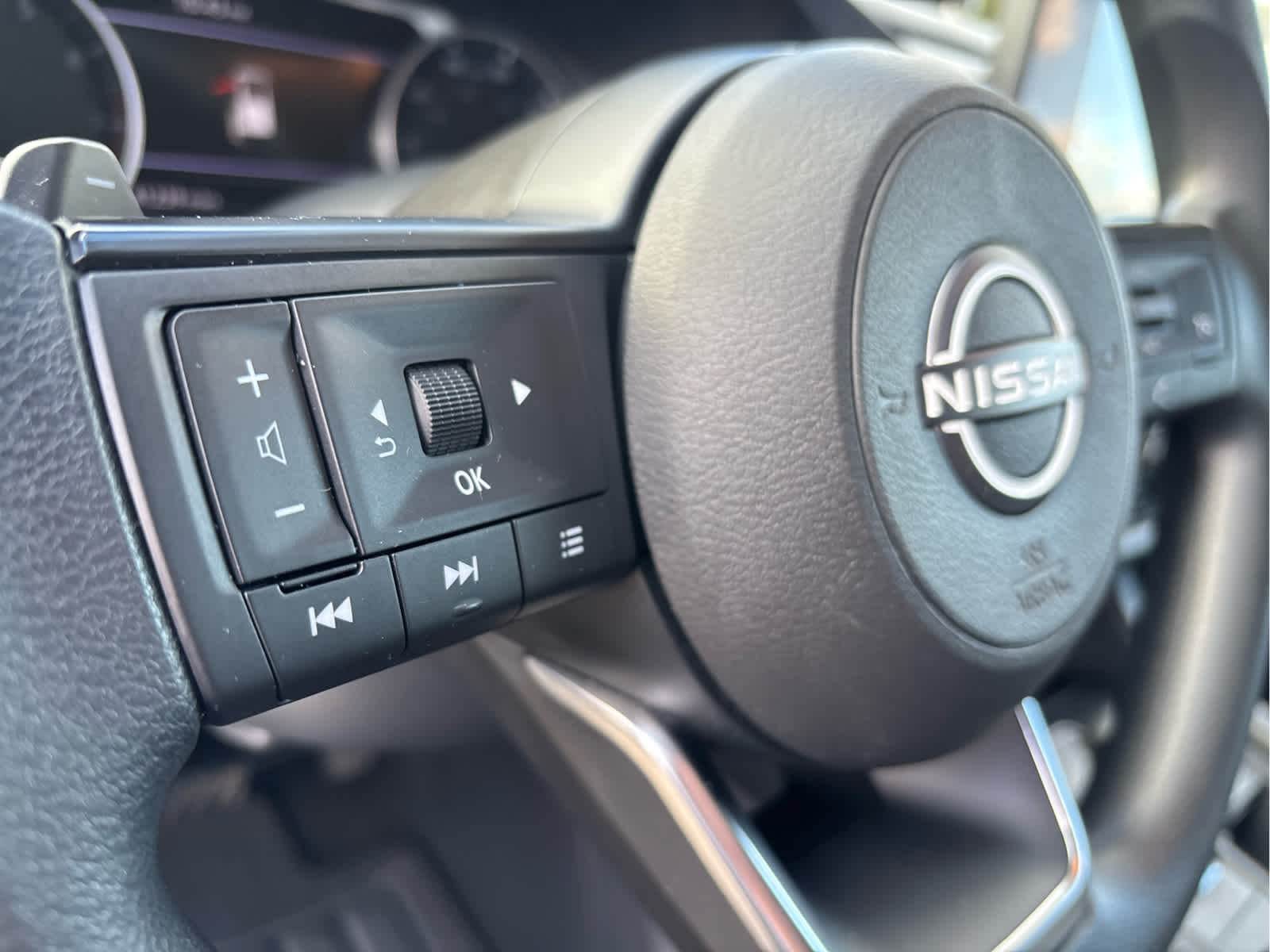 2023 Nissan Pathfinder S